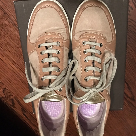 Frau tan sneakers - Picture 1 of 2